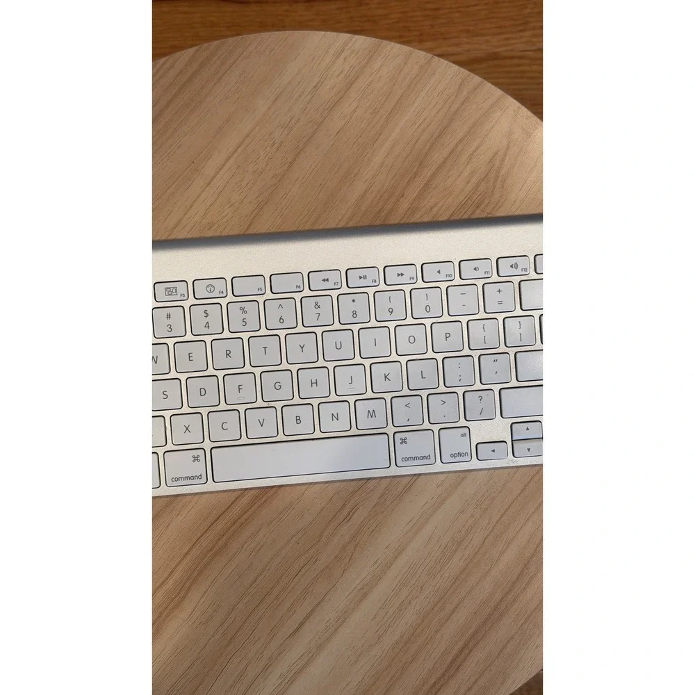 Apple A1314 Wireless Keyboard - MC184LL/B‎
